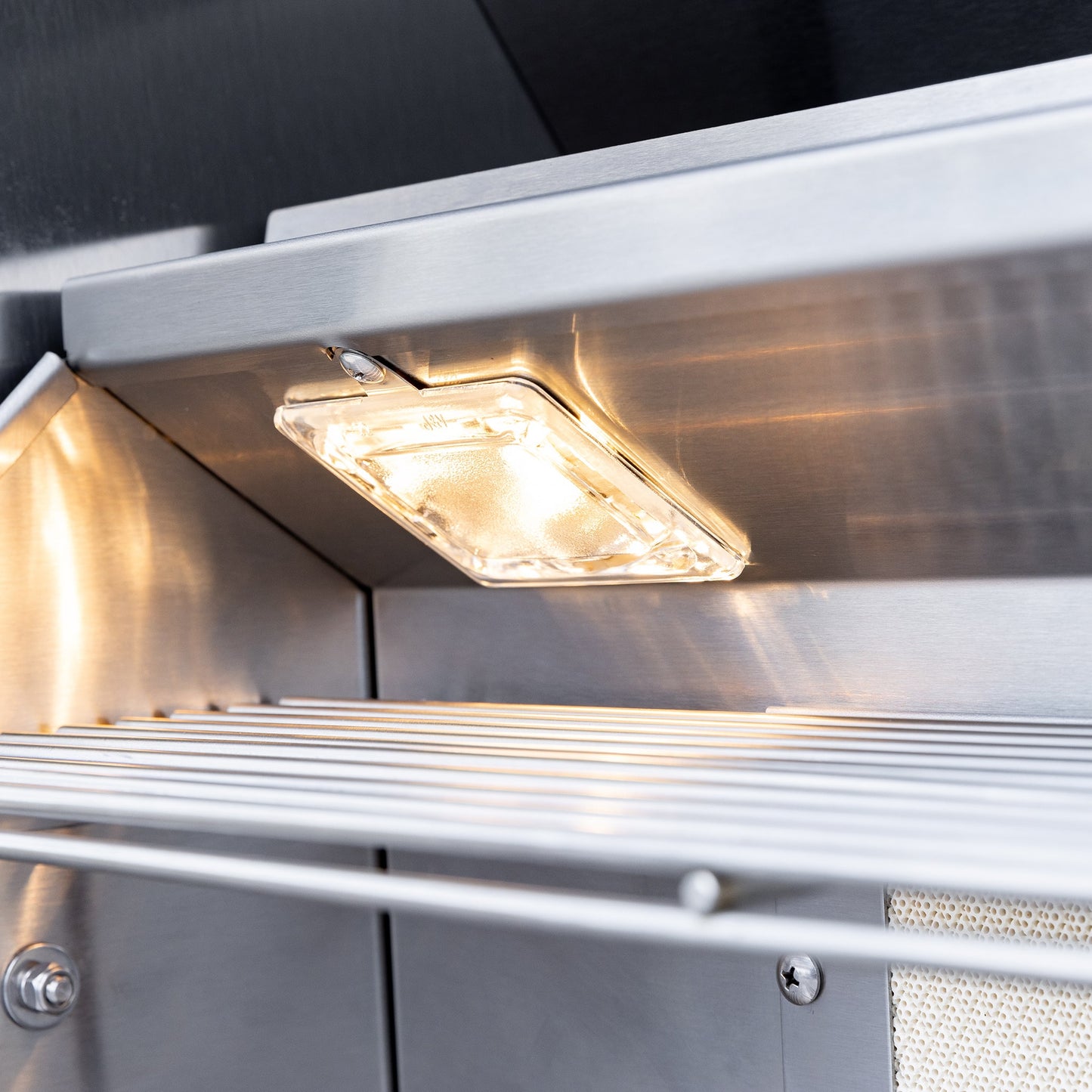 Sizzler Pro 32″ Built-in Grill