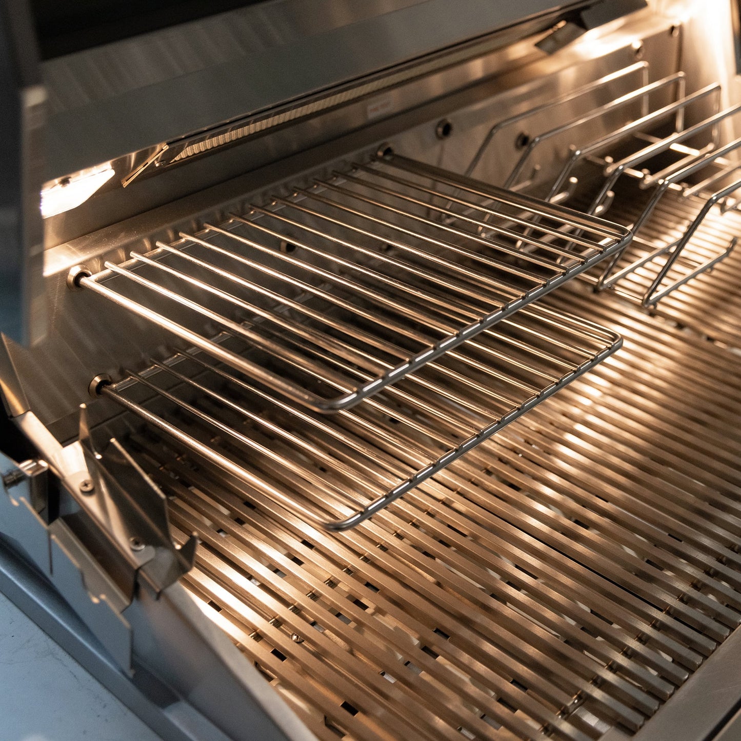 QUEST 42″ Built-In Grill