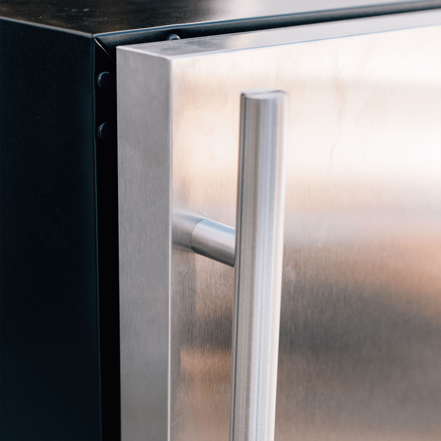 24″ 5 Cu. Outdoor Rated Refrigerator