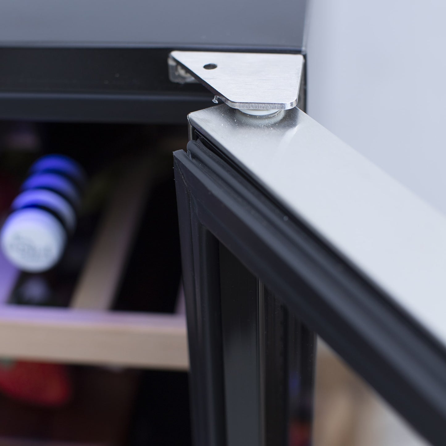 15″ 3.2 Cu. Outdoor Rated Single Zone Wine Cooler