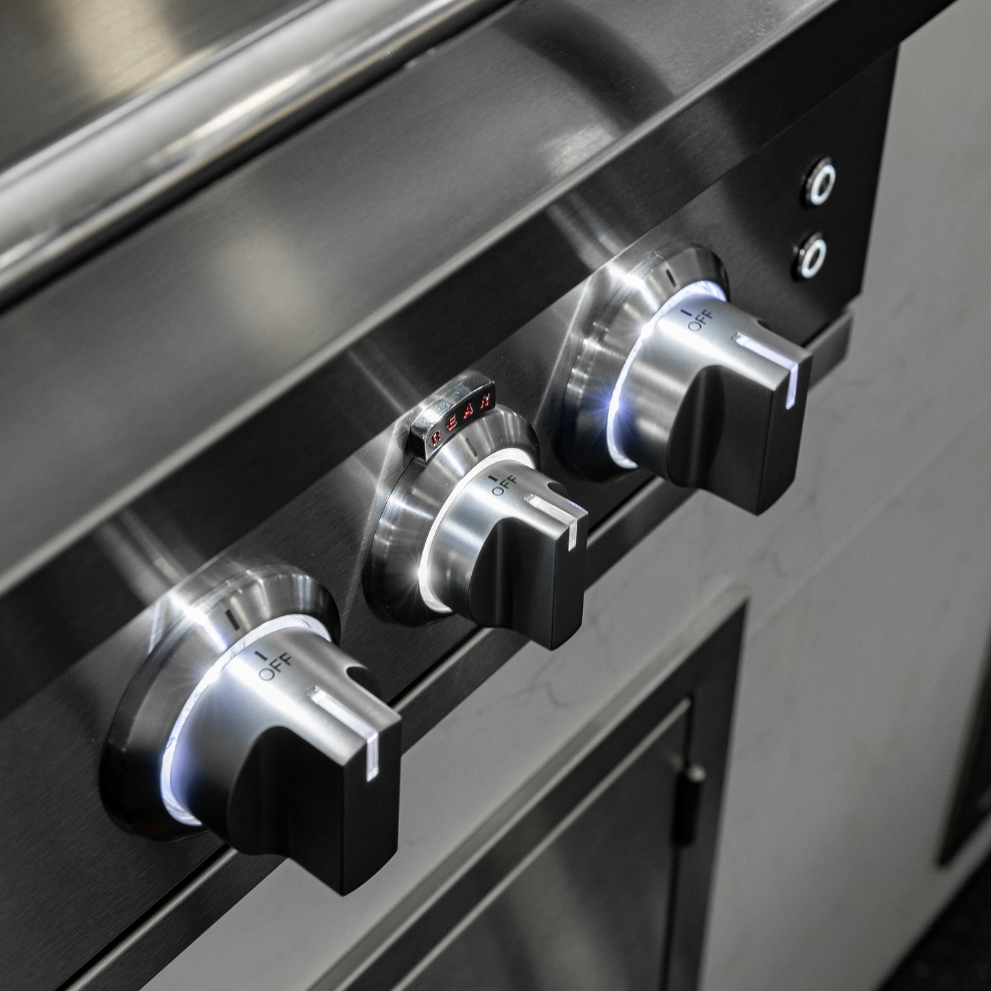 Sizzler Pro 32″ Built-in Grill