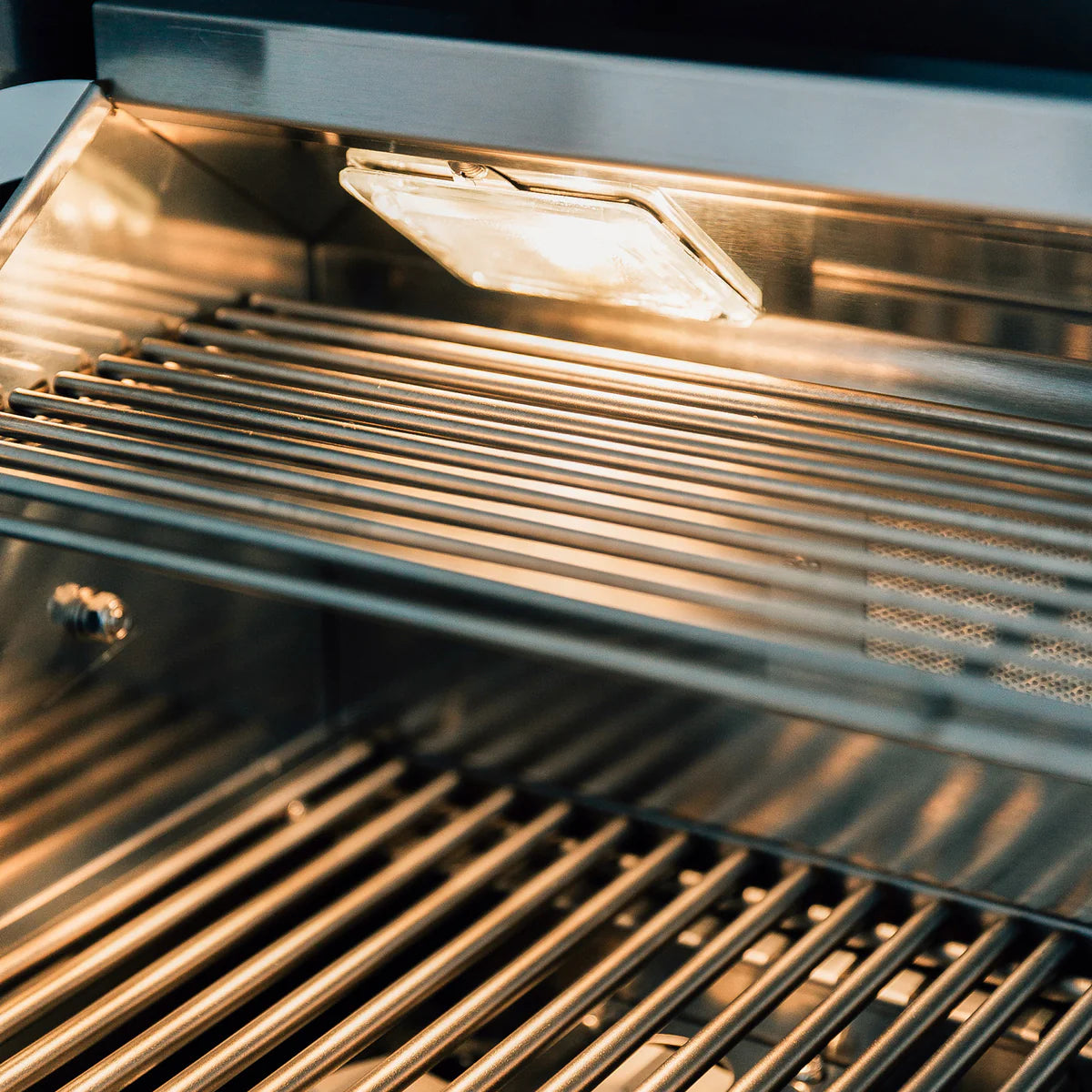 Sizzler Pro 32" Freestanding Grill