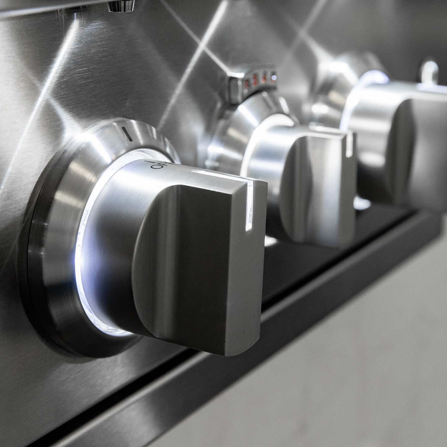Sizzler Pro 32″ Built-in Grill