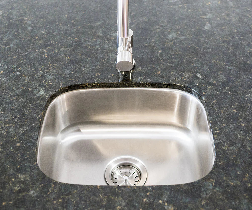 19" Undermount Sink & 360º Hot/Cold Faucet